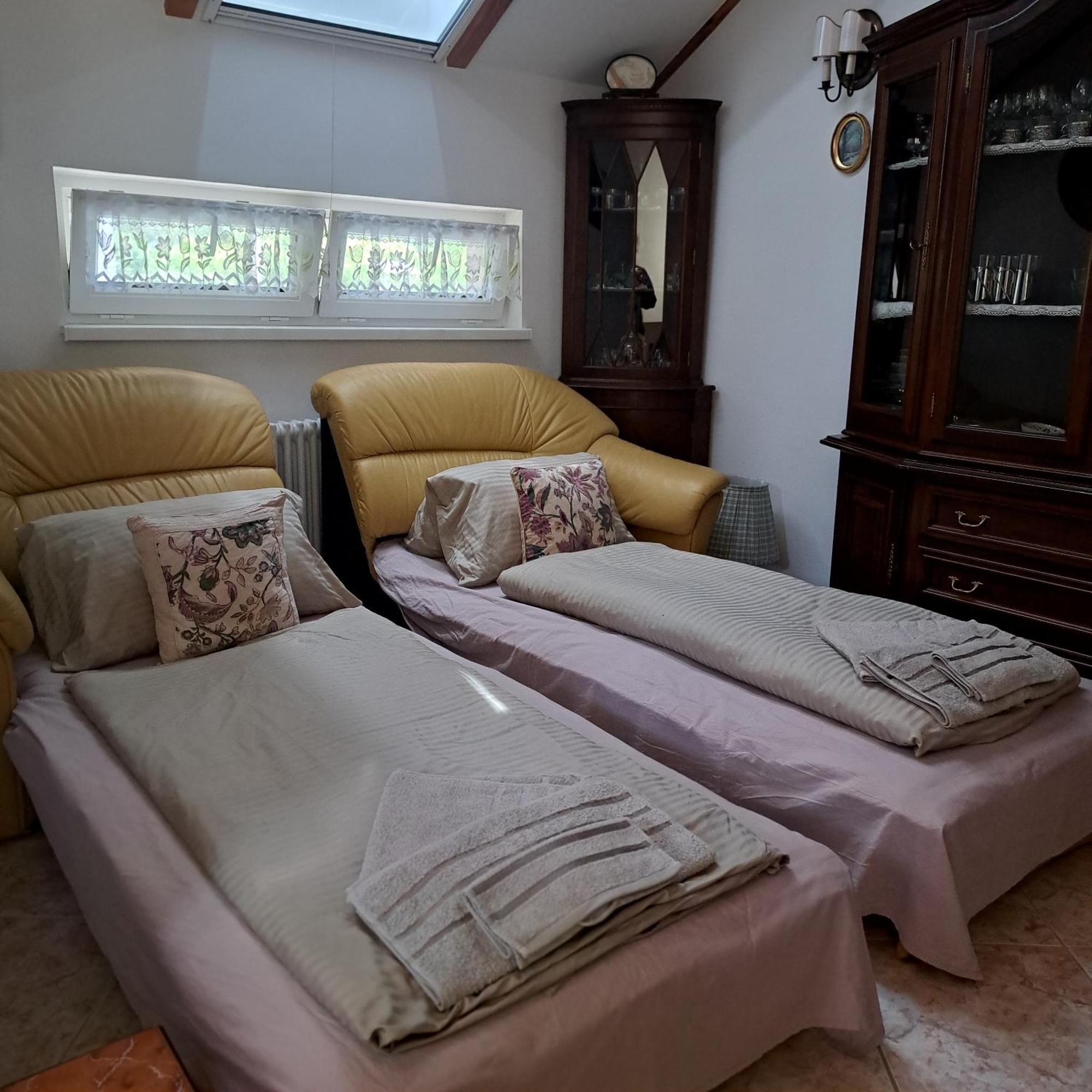 Tavirozsa Apartment Balatonfuzfo Room photo
